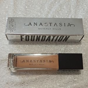 Anastasia Beverly hills foundation